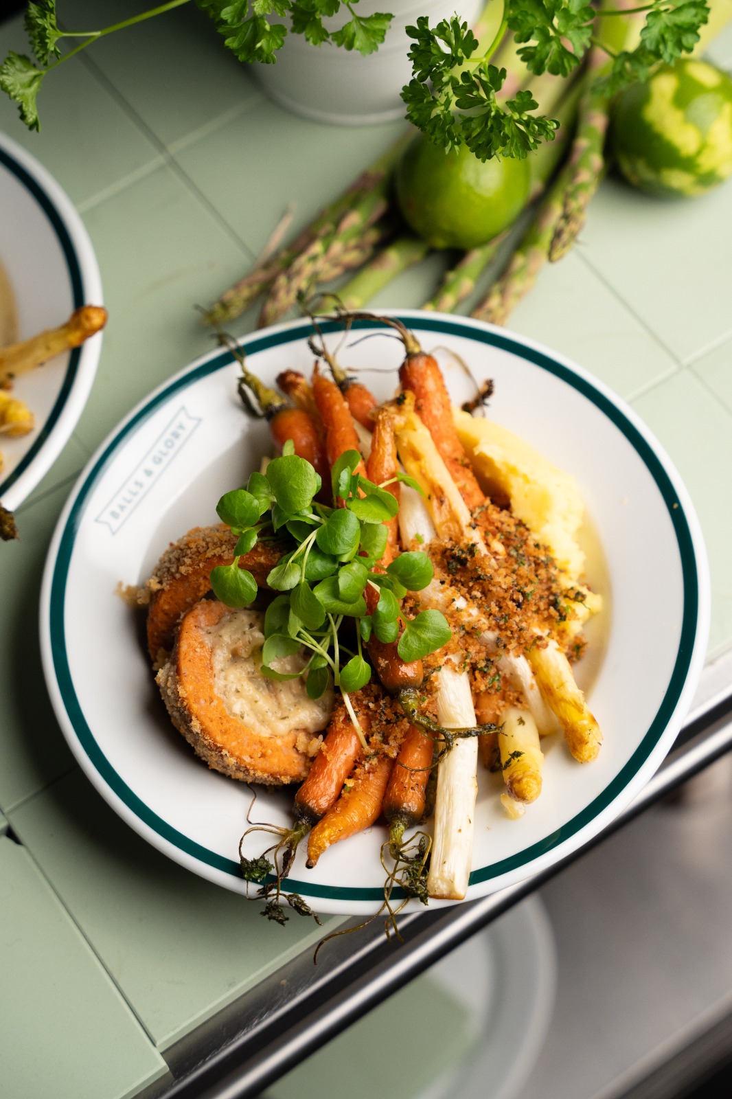 Balls & Glory met asperge en lam