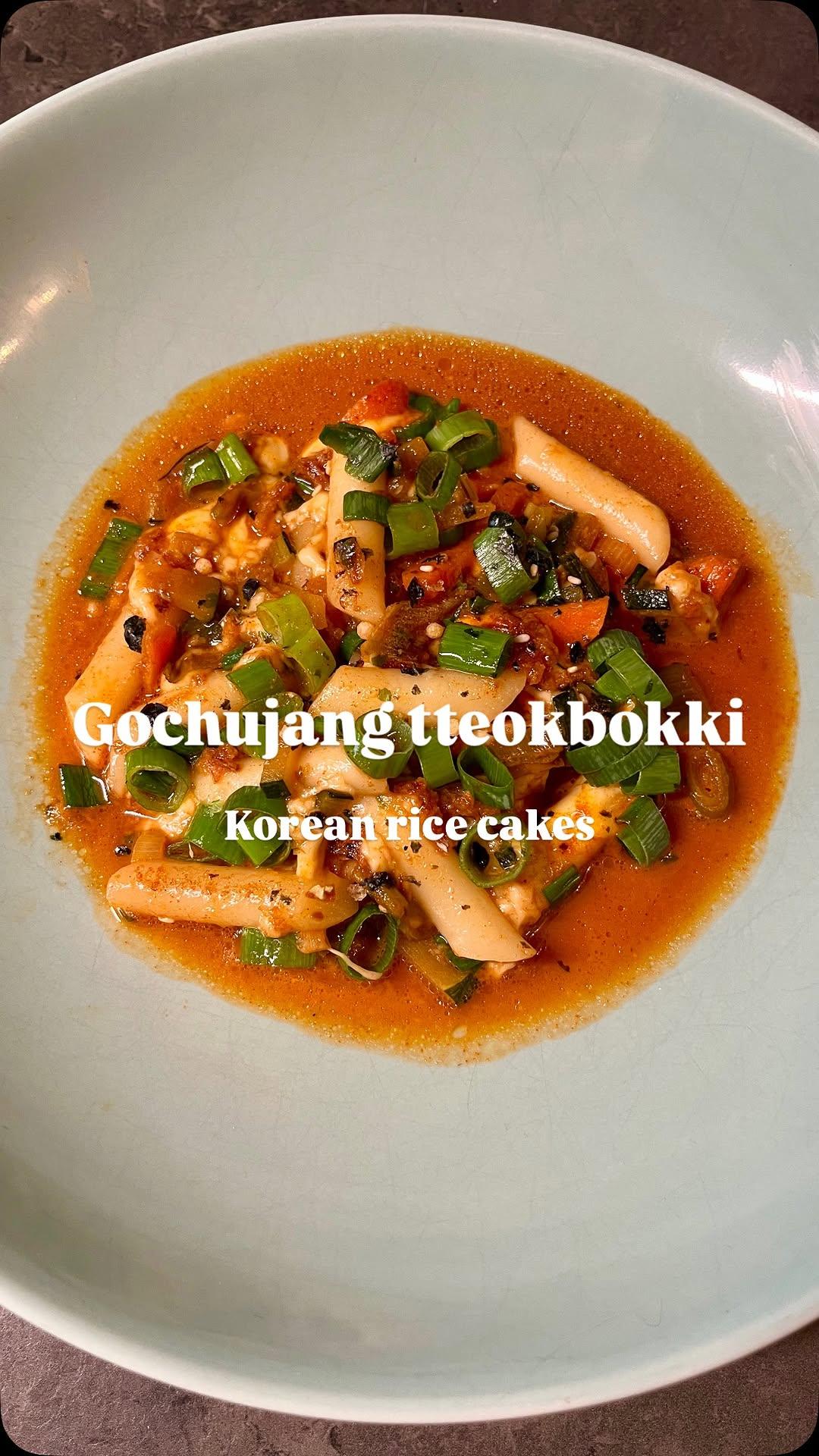 Gochujang tteokbokki met groenten