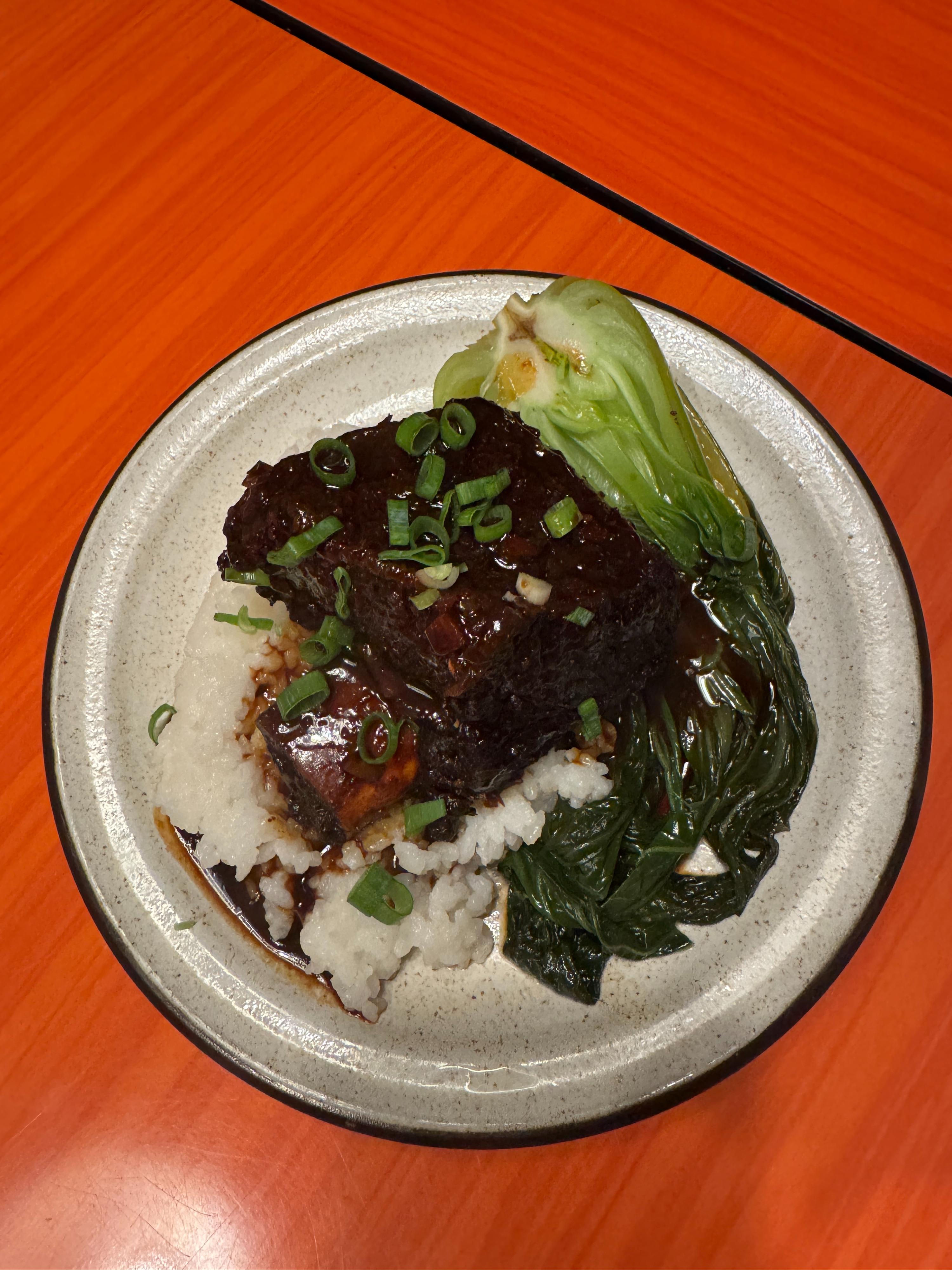 Soja braised short ribs