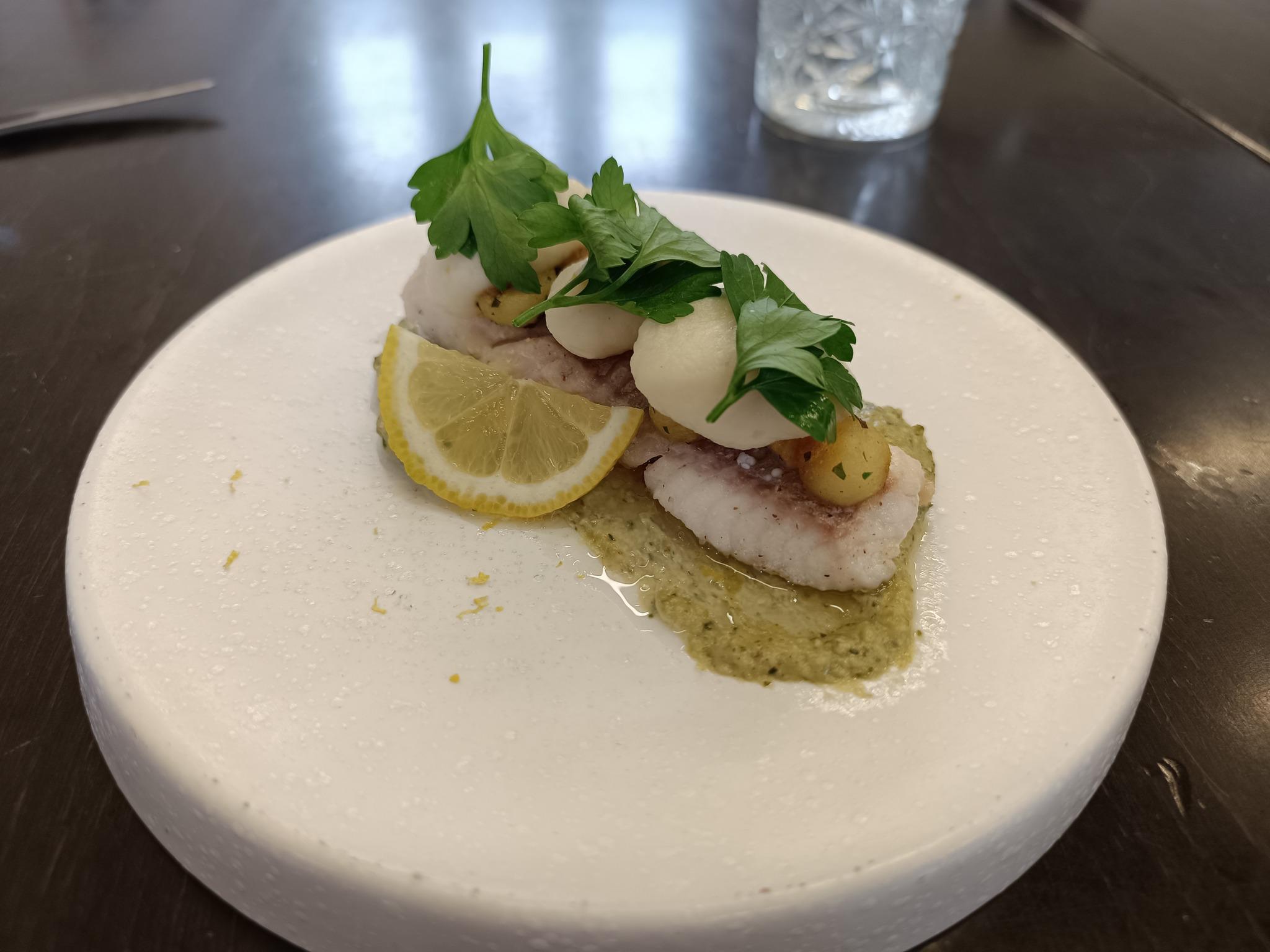 Lekkere Lengfilet met Aardappel, Knolseldercrème en Paddenstoelenpesto