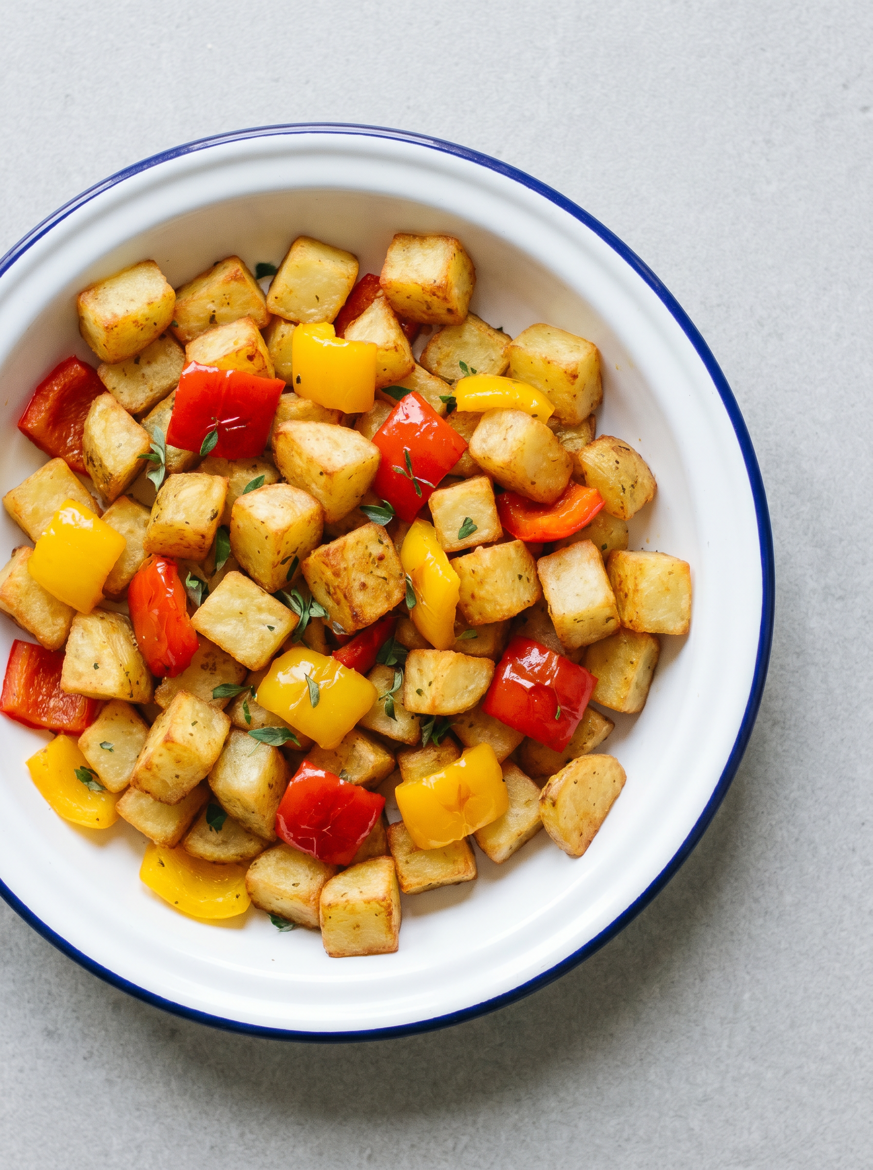 Aardappelblokjes met paprika uit de airfryer