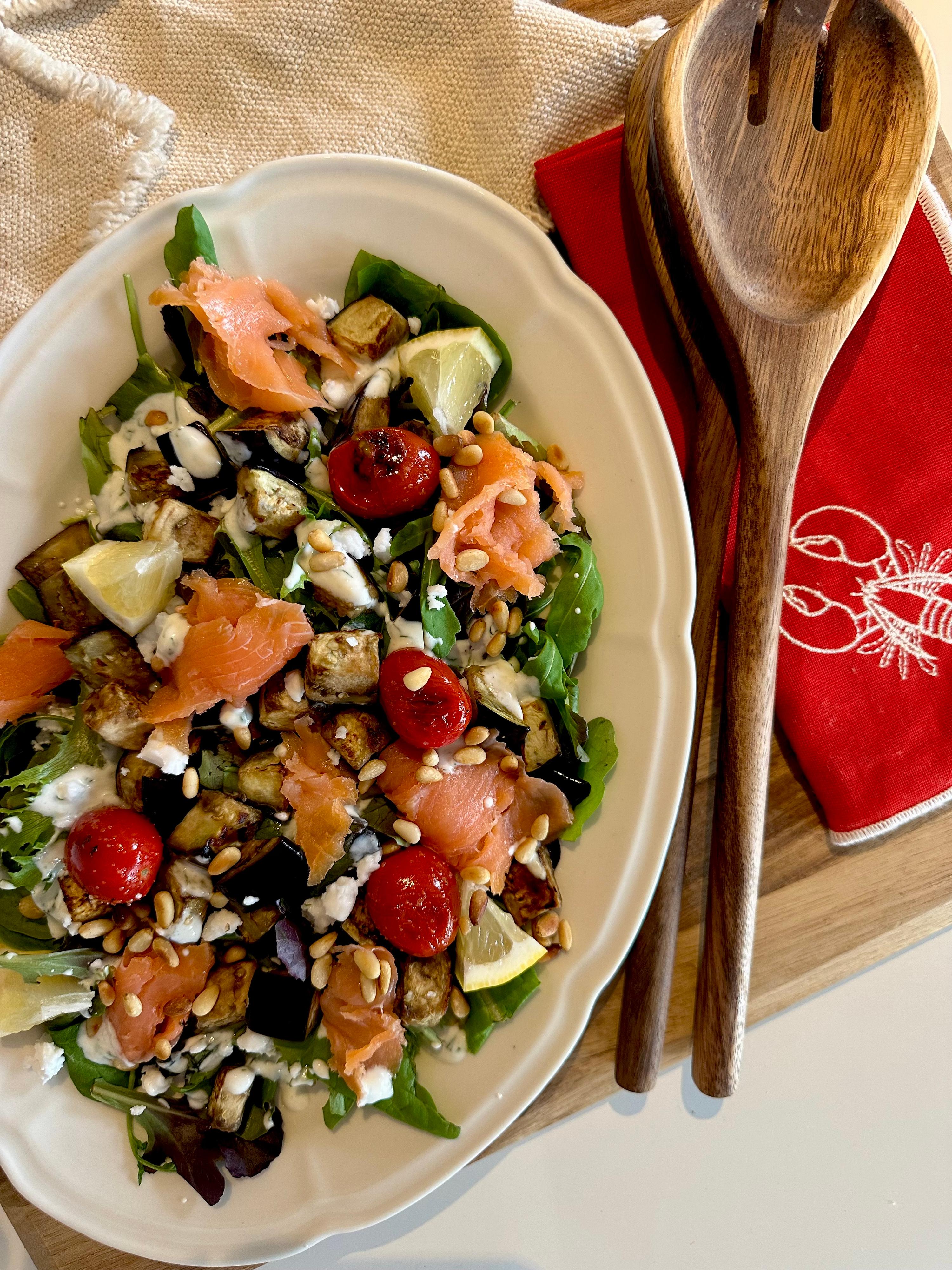 Lauwwarme aubergine–zalm salade