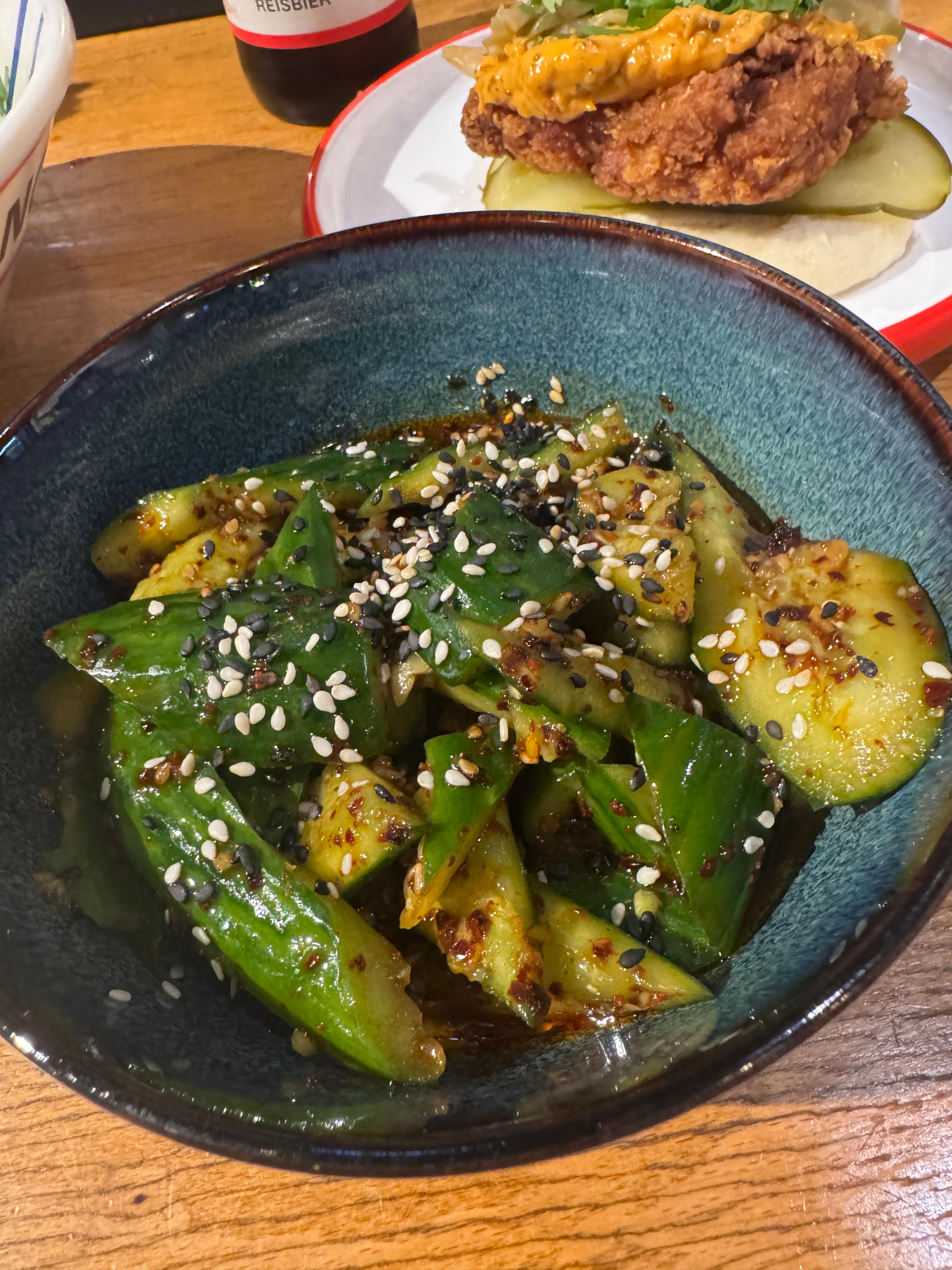 Pittige Sichuan Komkommersalade