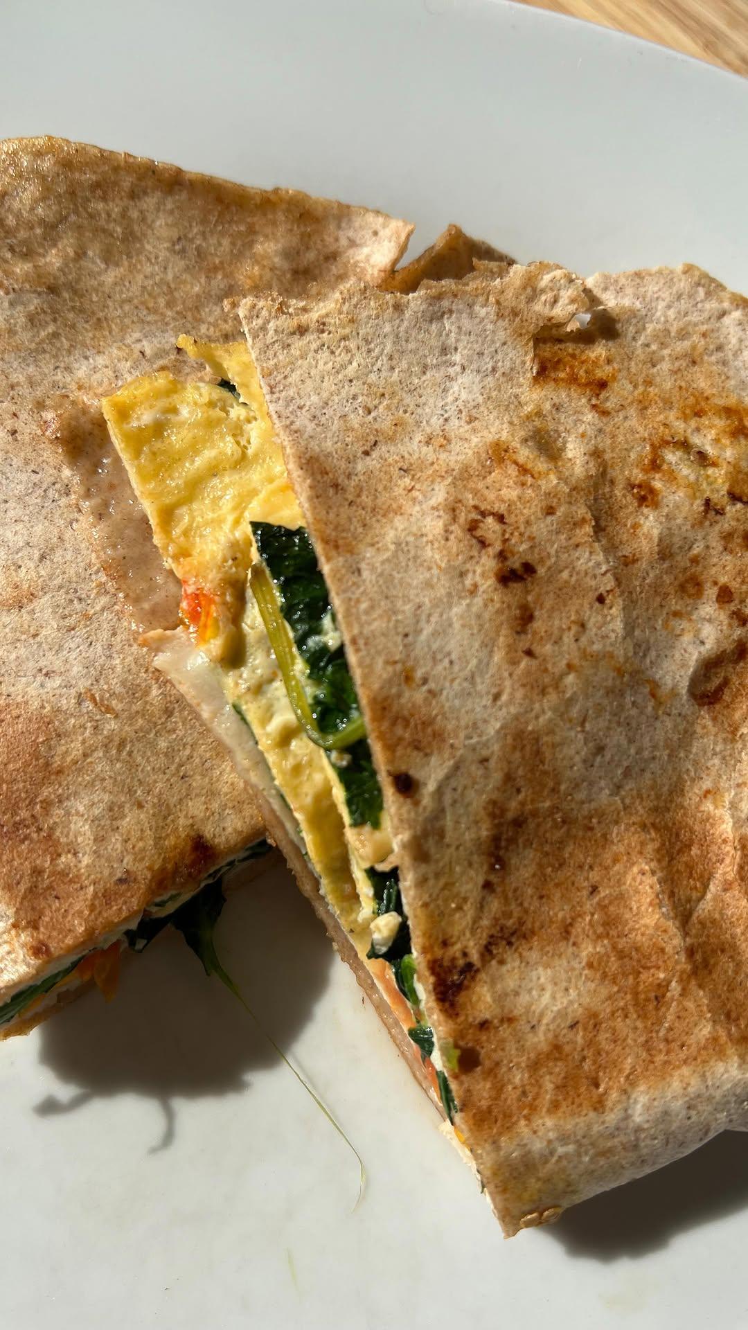 Ontbijt Wrap met Kipfilet, Ei en Mozzarella