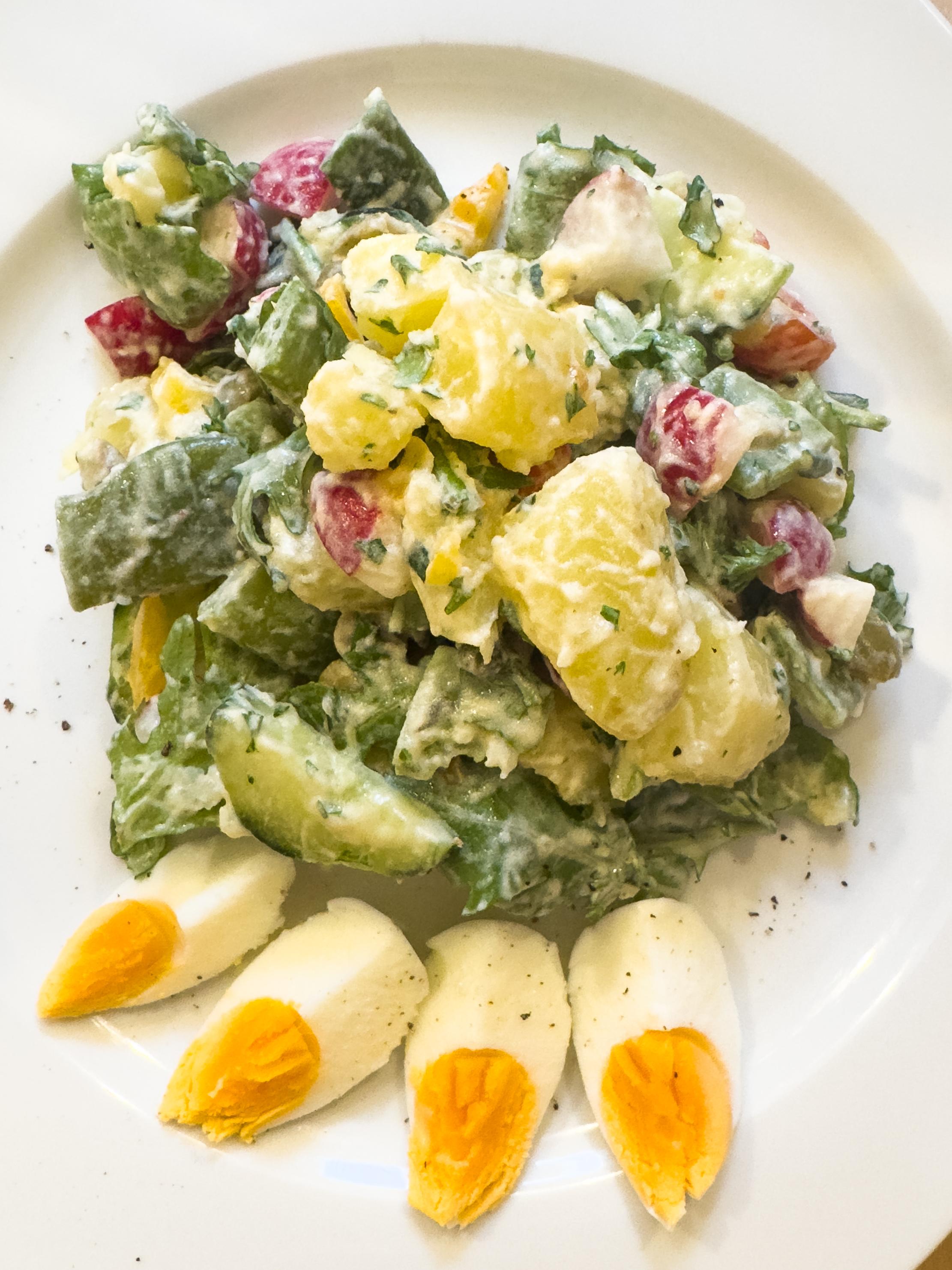 Mediterrane aardappelsalade met snijbonen en ei