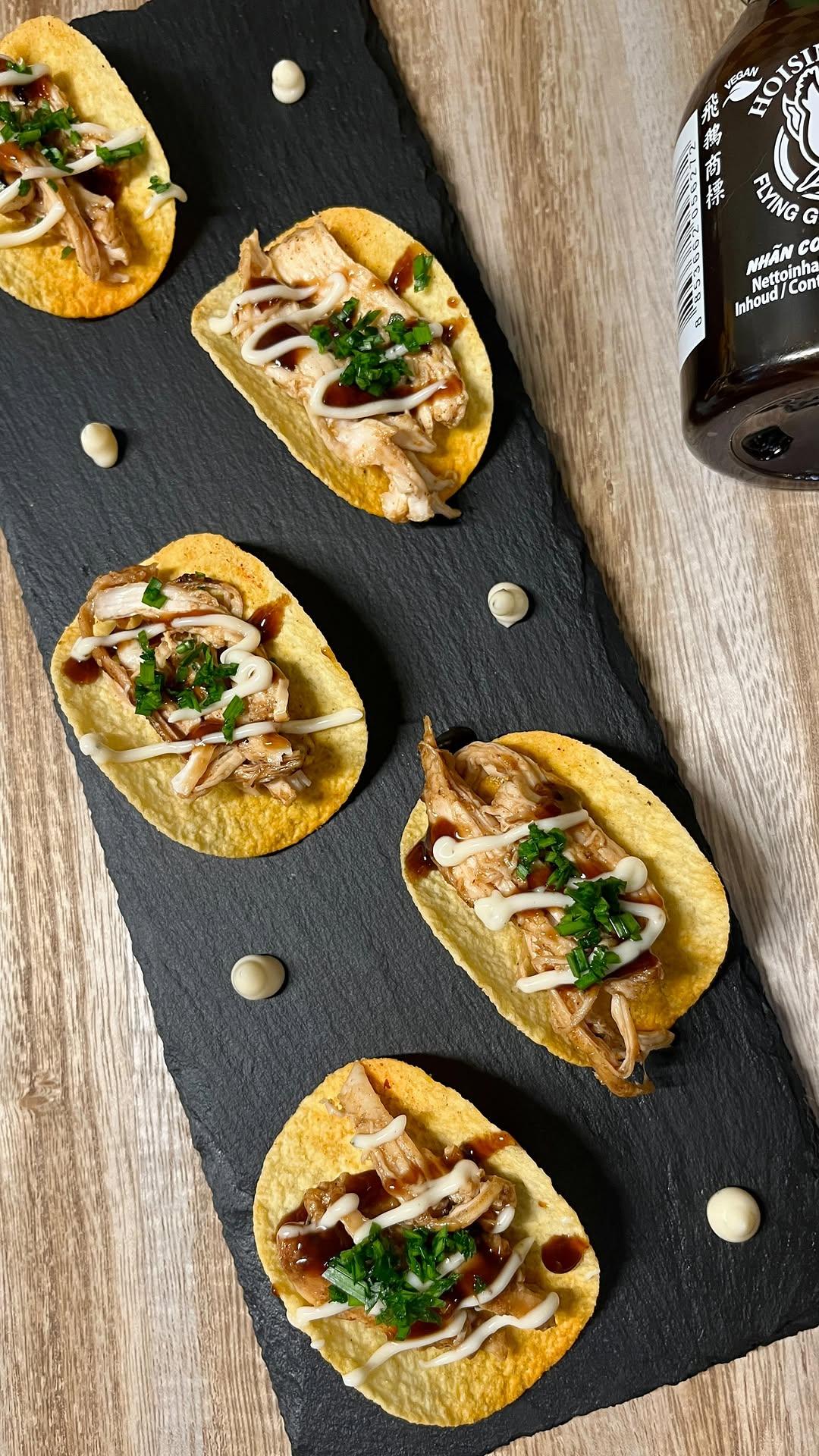 Pulled Chicken Pringle Bites