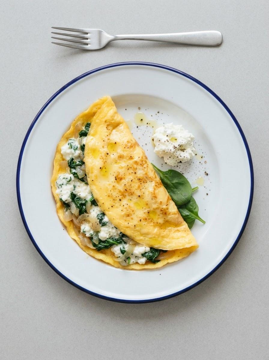 Eiwitrijke omelet met spinazie en hüttenkäse