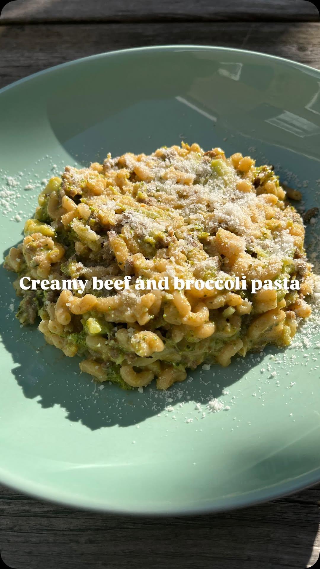 Romige pasta met gehakt en broccoli