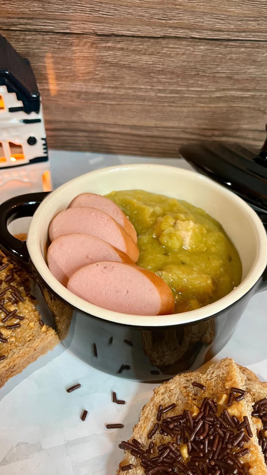 Erwtensoep (Dutch Pea Soup) with Beef Shortrib and Rookworst