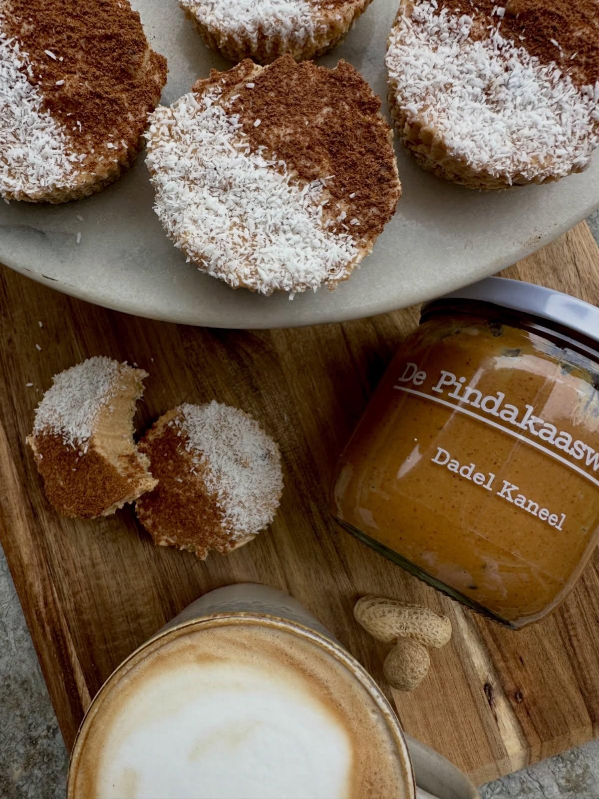 Mini Dadel-Kaneel Pindakaas Cheesecakejes