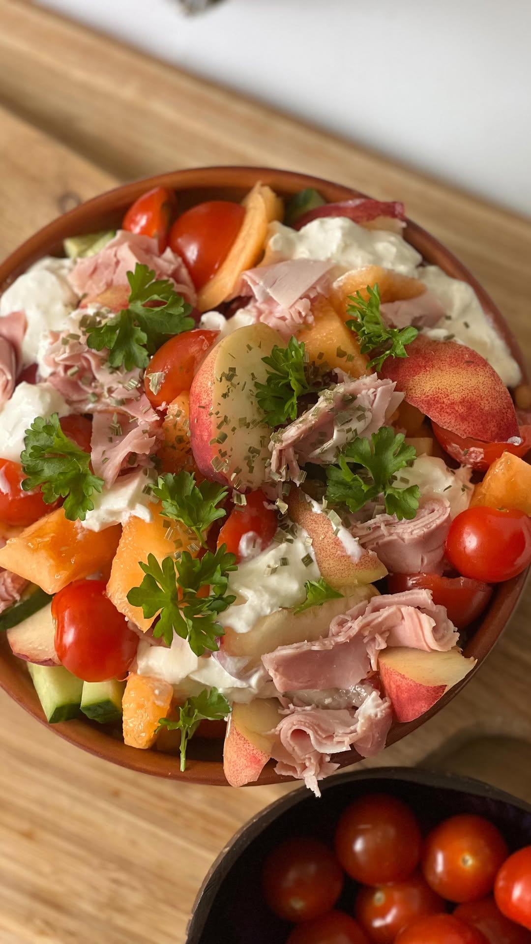 Frisse zomersalade met meloen, prosciutto en burrata