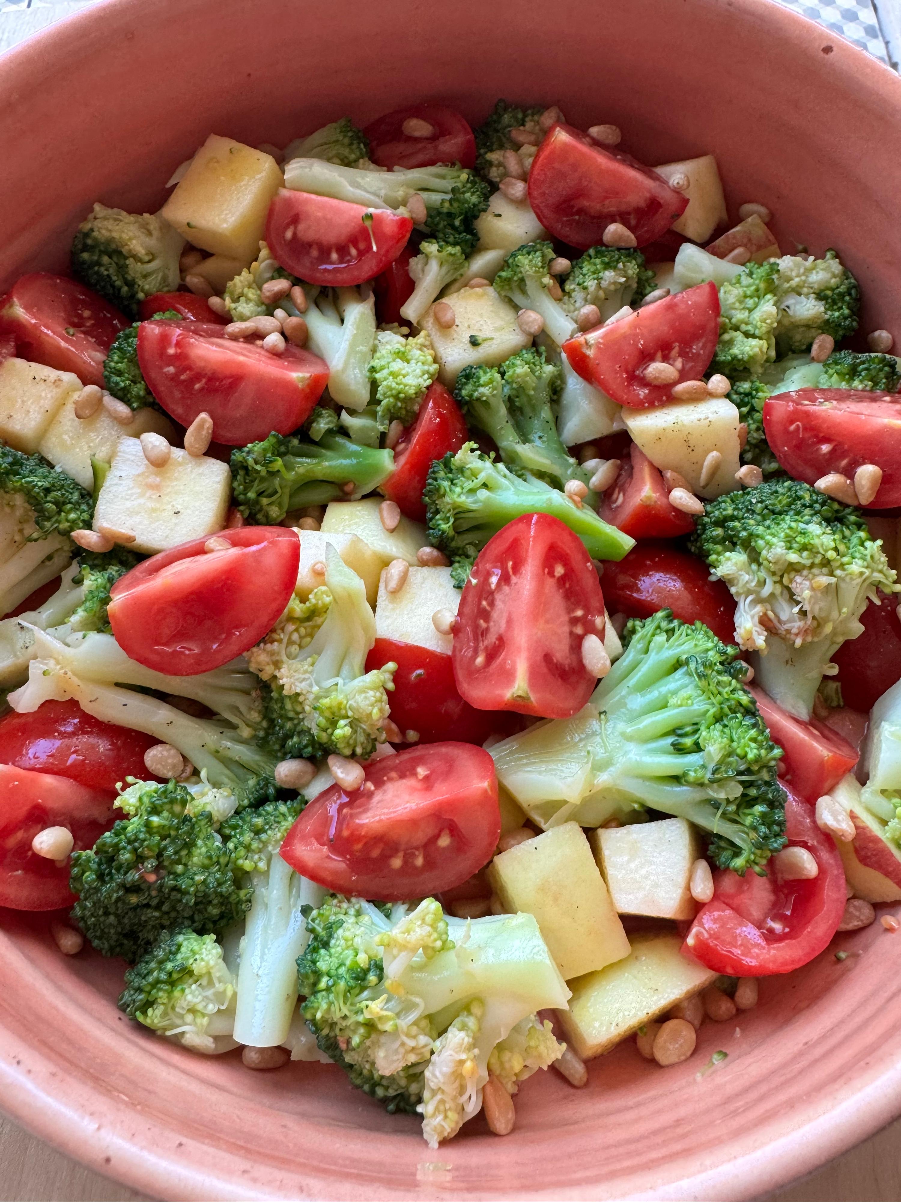 Broccoli salade