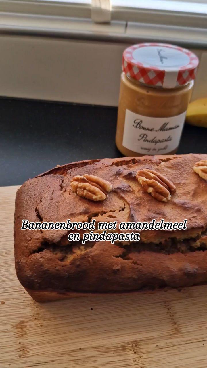 Bananenbrood met amandelmeel en pindapasta