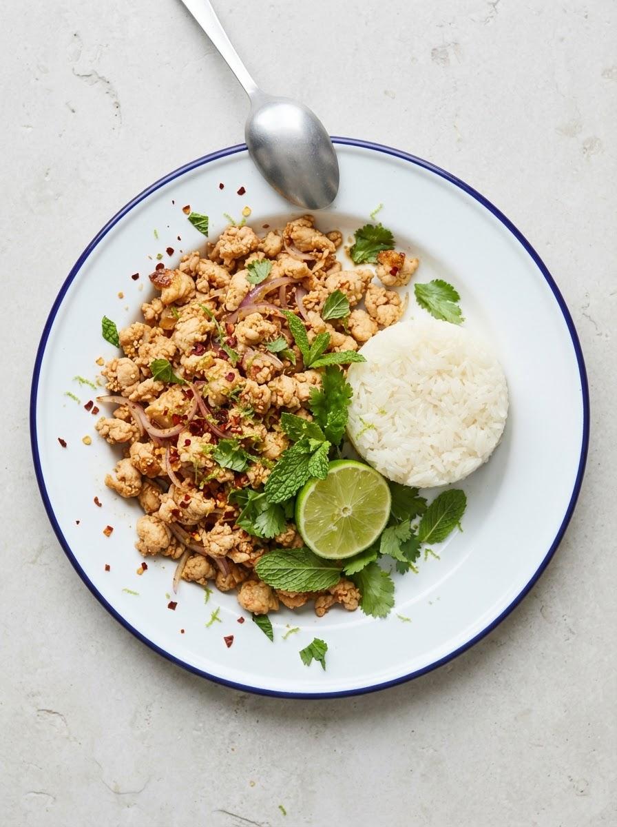 Eiwitrijke larb met kipgehakt